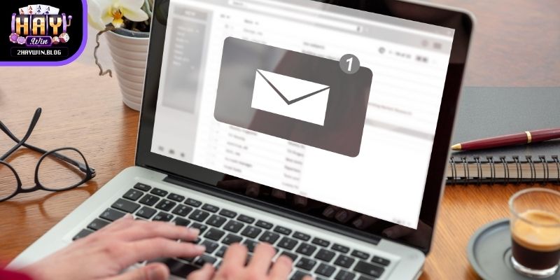 Liên hệ Haywin qua Email được sử dụng khi cần gửi kèm tài liệu